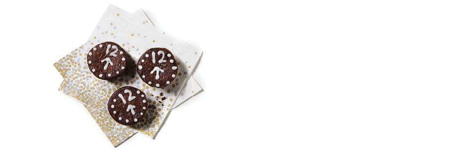 brownie bites decorated like clocks
